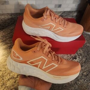 New Balance Women's Sneakers - Peach and White